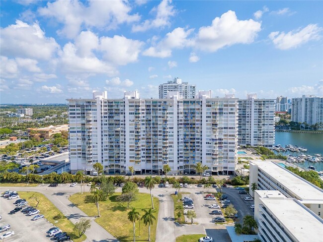 Building Photo - 18041 Biscayne Blvd