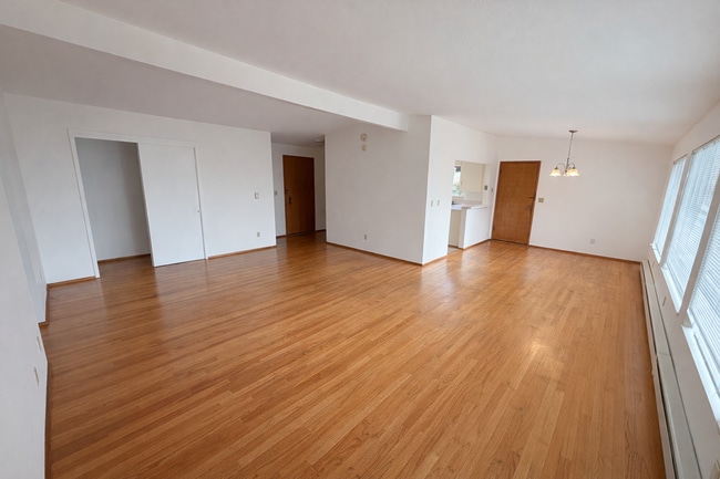 Building Photo - 3bd/3ba Seattle Home