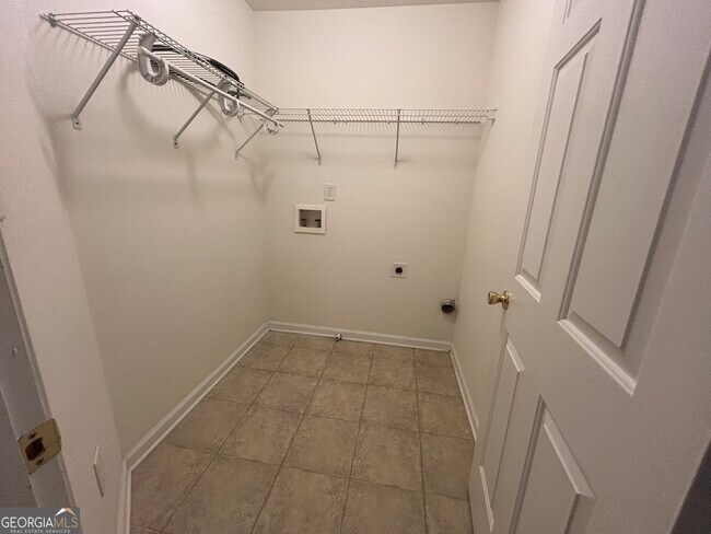 Building Photo - 2683 Winslow Ridge Dr NE