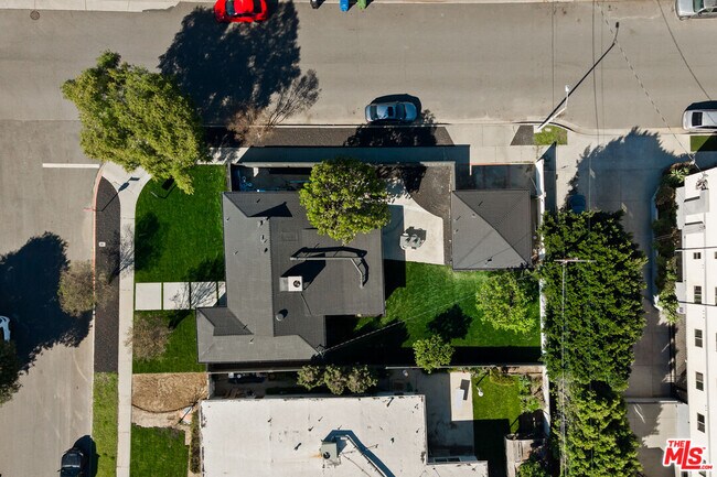 Building Photo - 7358 Paso Robles Ave