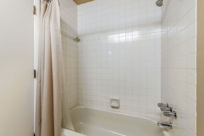 Building Photo - 6378 Moseley St