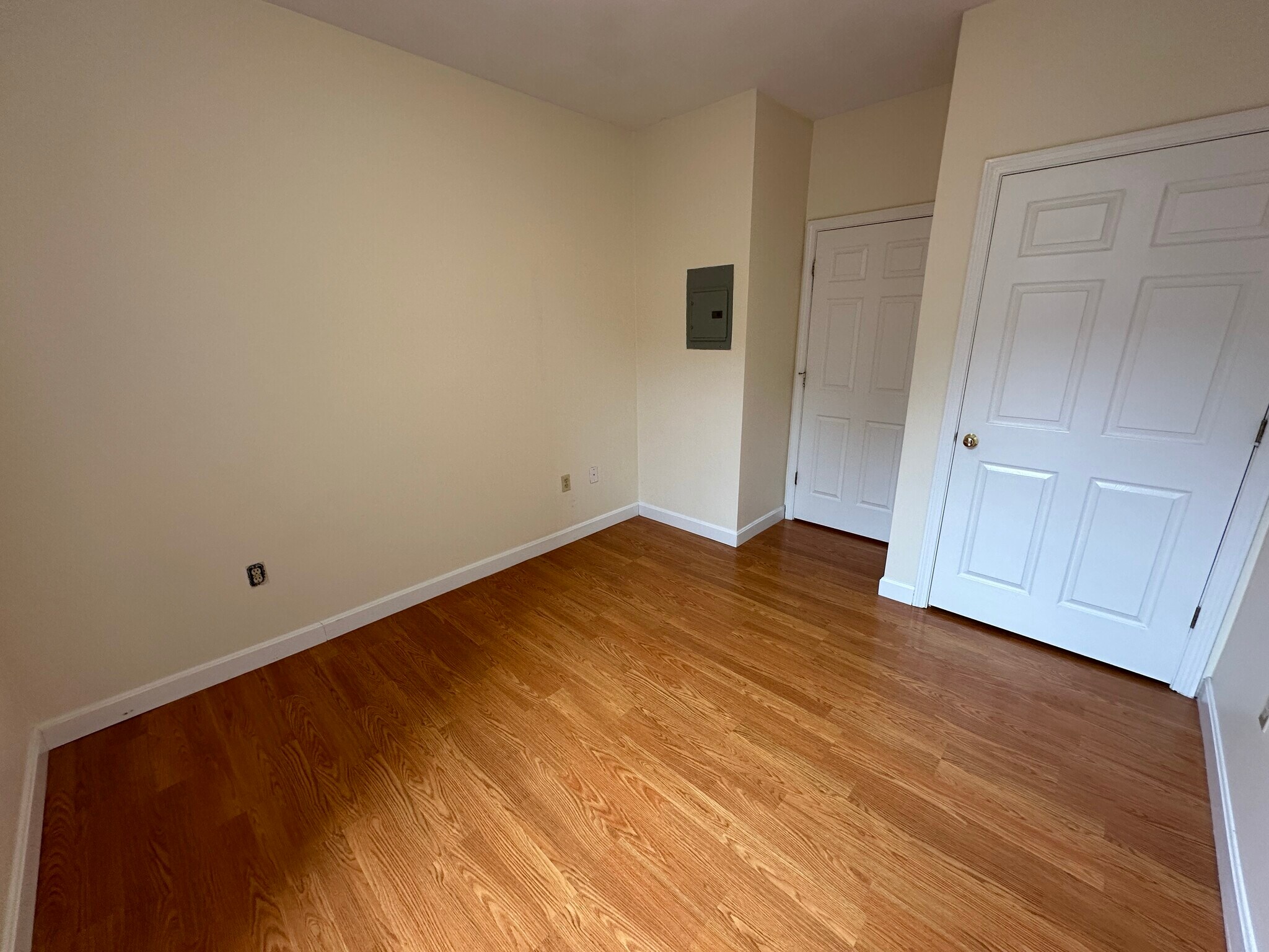 Building Photo - 83 Essex St