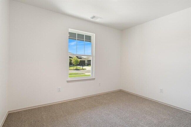 Building Photo - 417 Haven St