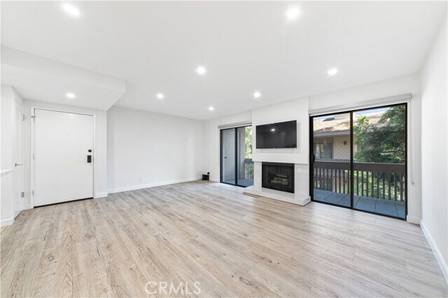 Building Photo - 15215 Magnolia Blvd