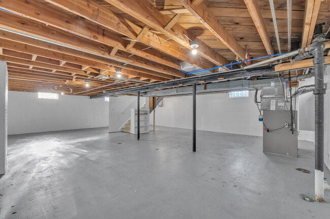 Building Photo - 31611 Lonnie Blvd
