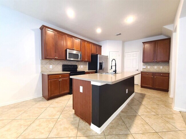 Building Photo - 119 Benedict Canyon Loop