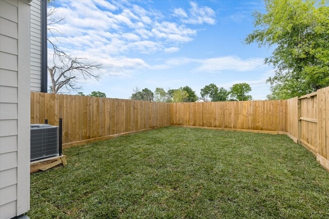 Building Photo - 7904 Sealey St