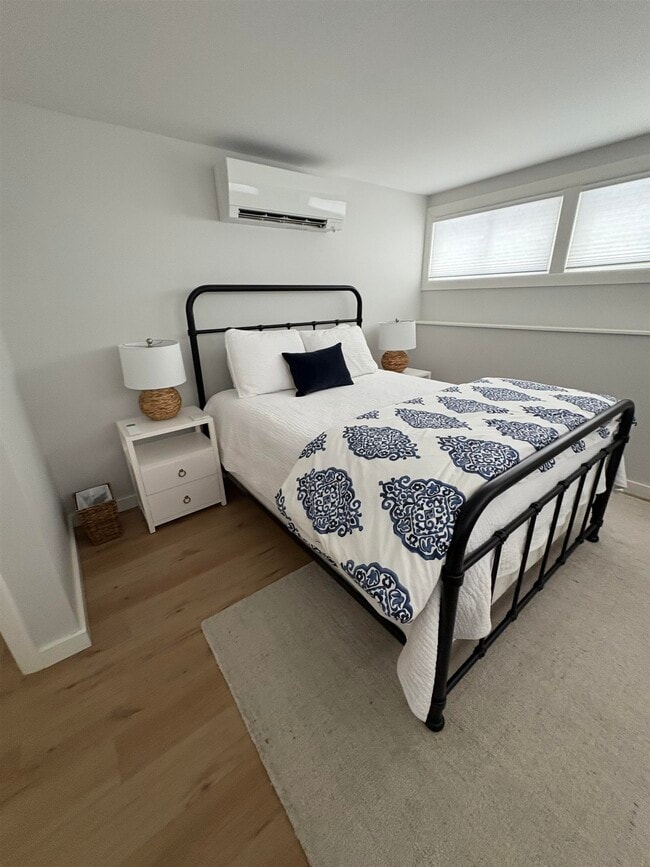 Building Photo - 121 Upper Bay Rd