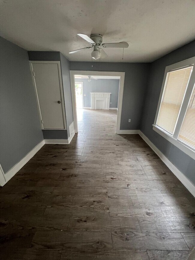 Building Photo - $0 First Month's Rent / $0 Deposit at Move-in
