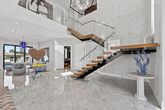 Building Photo - 785 NE 70th St