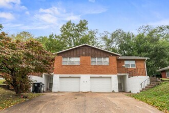 Building Photo - Modern Comfort in Independence, MO – 3-Bedroom Duplex! $1295.00