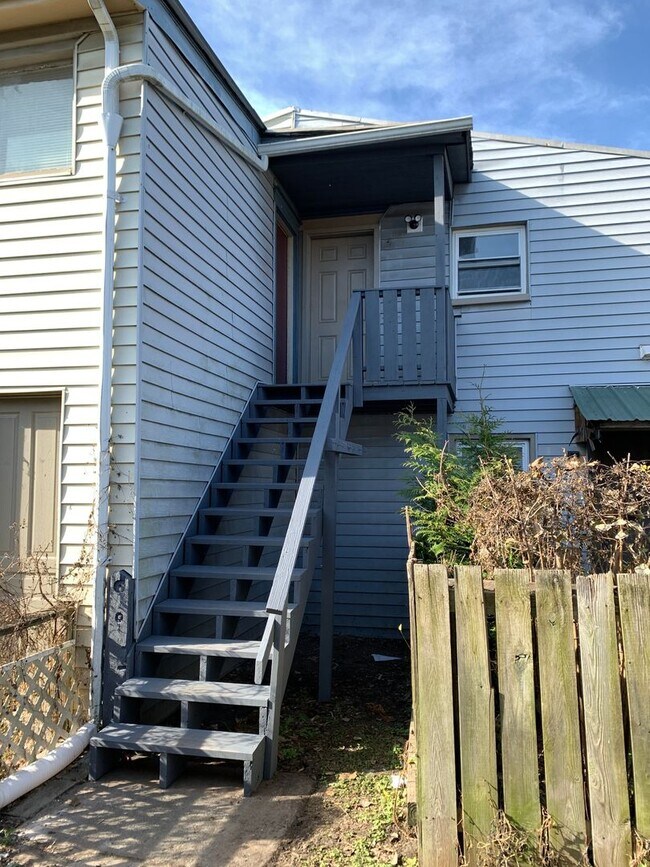 Building Photo - 143-145 N West St