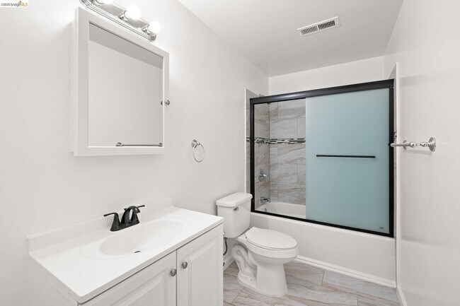 Building Photo - 172 William Way