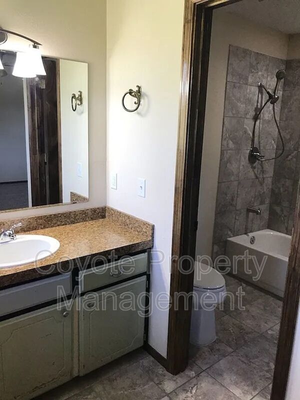 Building Photo - 36335 Pine Hill Rd