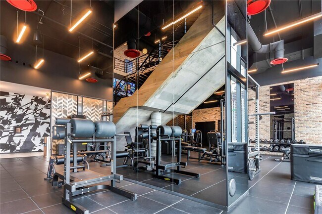 Building Photo - 398 NE 5th St