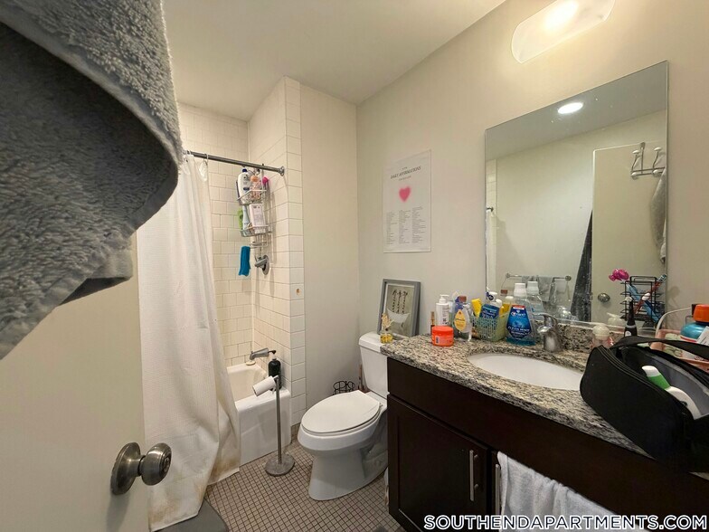 Building Photo - 160 E Berkeley St