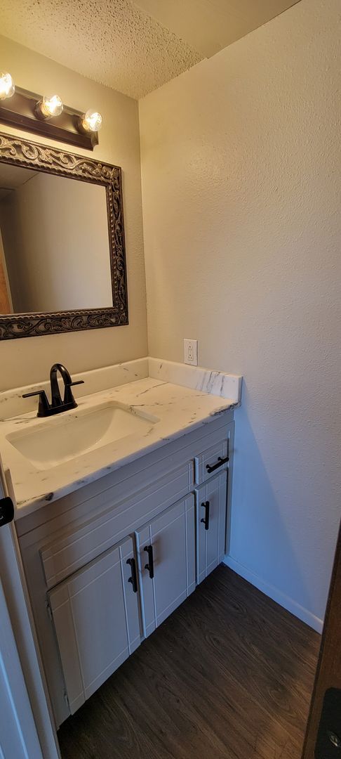 Building Photo - COLONIAL PARK LUXURY CONDO TOTAL UPDATED