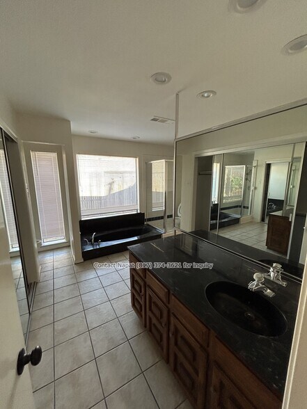 Building Photo - 16416 Lauder Ln