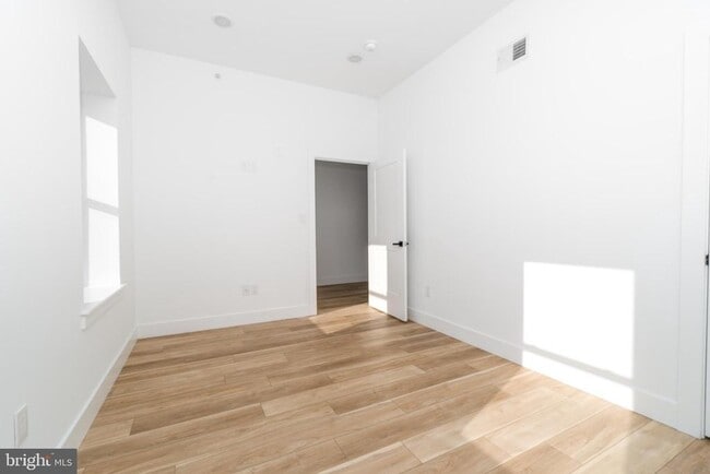 Building Photo - 2700 E Auburn St