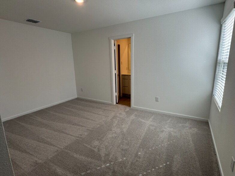 Building Photo - 12188 Steeplechase Dr