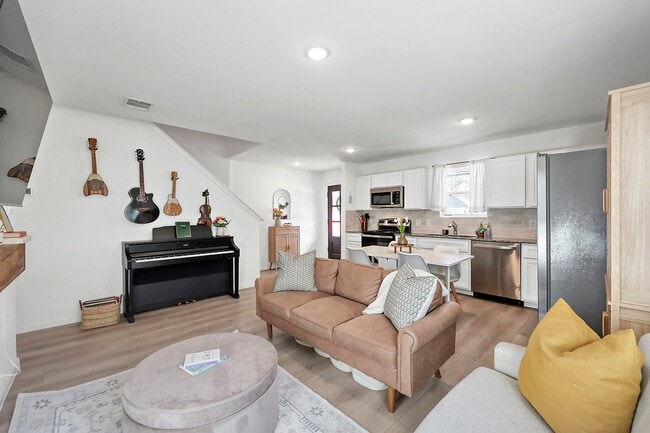 Building Photo - 16516 Jasmine Marie Pl