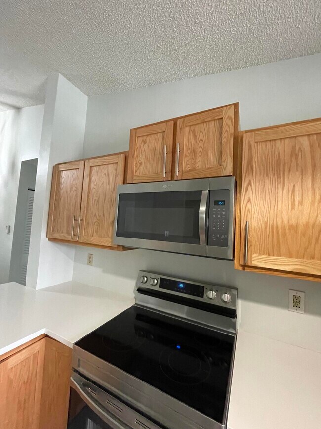 Building Photo - 3350 Jaywood Terrace