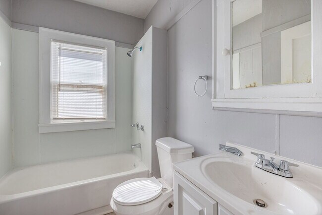 Building Photo - 438 E 152nd St