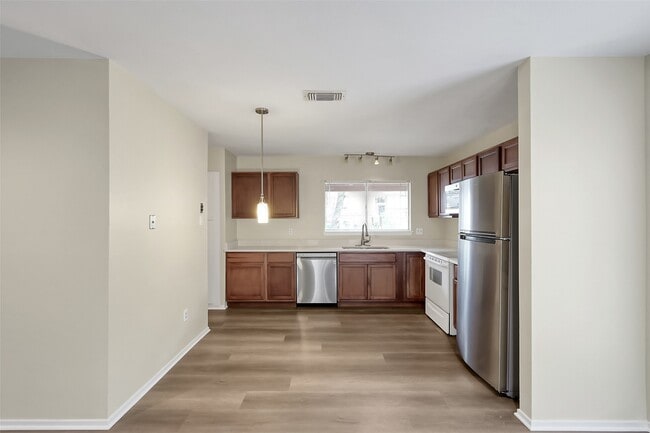 Building Photo - 67 Marabou Pl