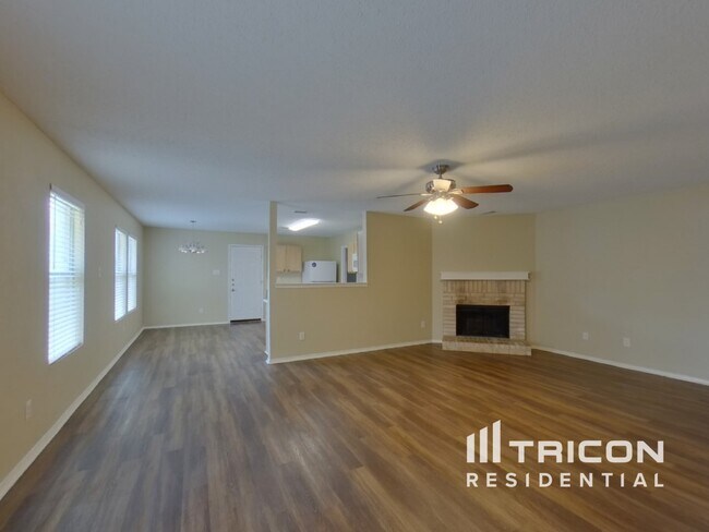 Building Photo - 537 Linacre Dr