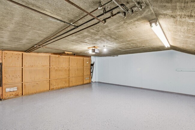 Building Photo - Paradise Condos