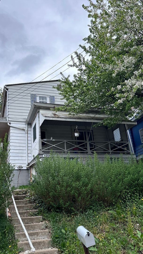 Primary Photo - Renovated 3 bed 2 bath in Ambridge Heights!