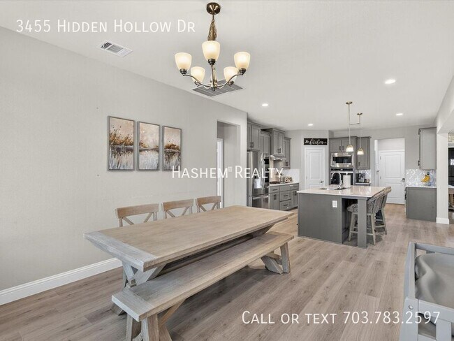Building Photo - 3455 Hidden Holw Dr
