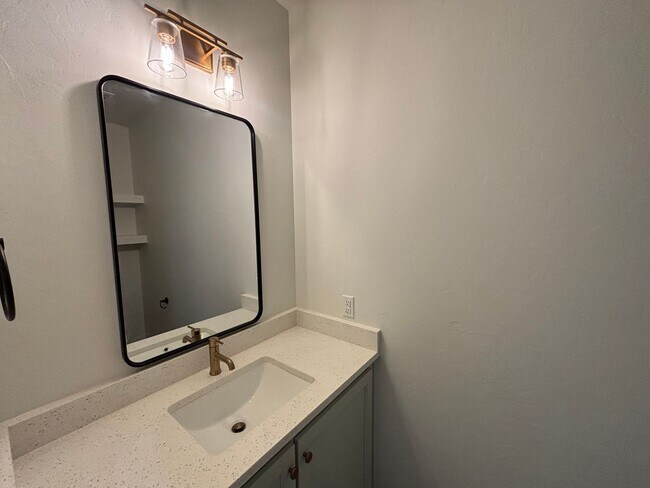 Building Photo - Wonderful 4 Bed 2.5 Bath Home in Norman