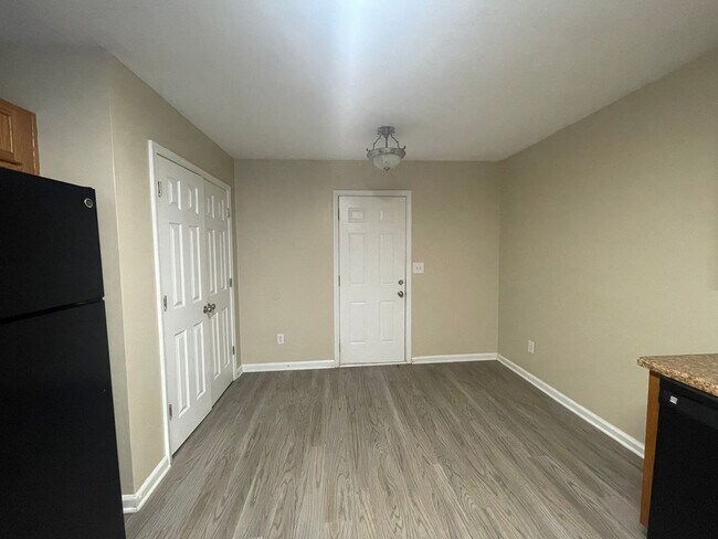 Building Photo - 3733 Kadey Dr