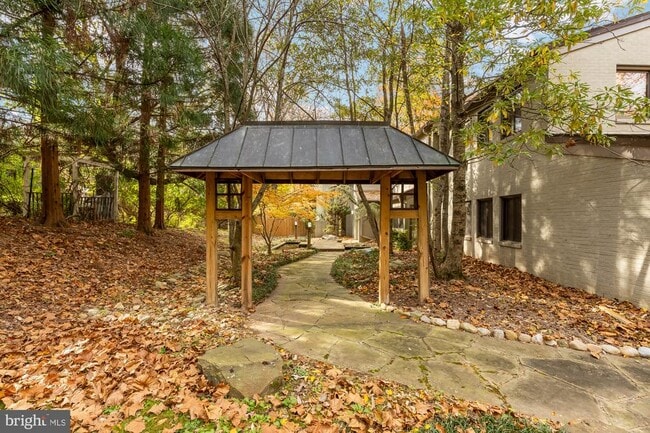 Primary Photo - 1434 Kirby Rd