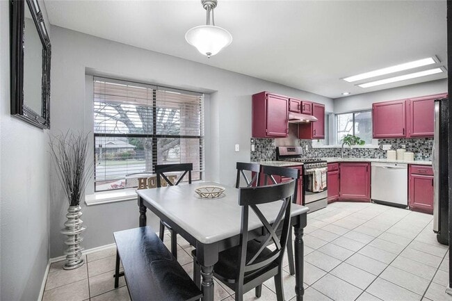 Building Photo - 1205 Ivybridge Dr