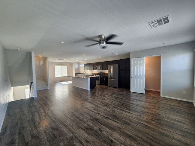 Building Photo - Unique condo with rooftop Strip Views and modern amenities.