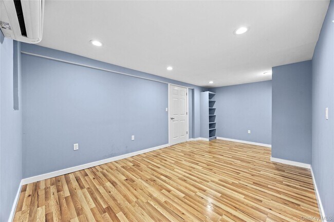 Building Photo - 44 Bruce Ln