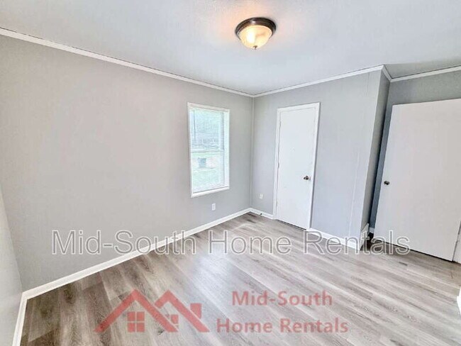 Building Photo - 1730 Tahiti Ln