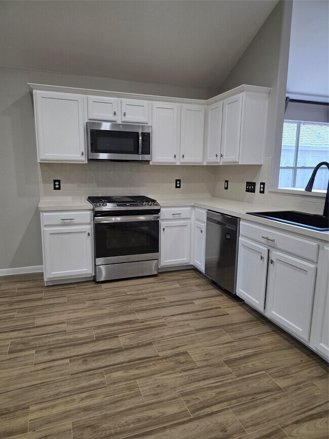 Building Photo - 14925 Cypress Ridge Grove Ln
