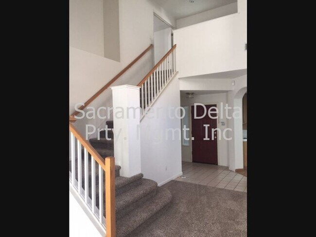 Building Photo - Beautiful Folsom Home in Gated Community