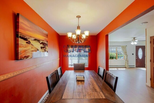 Building Photo - 8 Windsor Dr