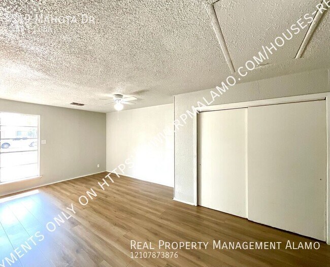 Building Photo - 319 Mahota Dr