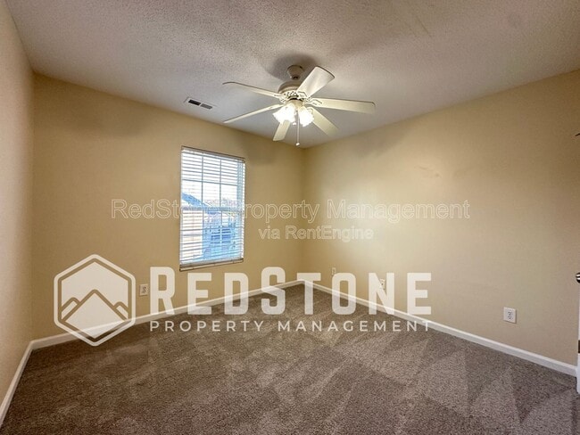 Building Photo - 610 Thistle Dr