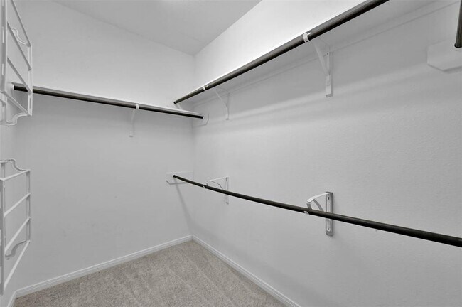 Building Photo - 2458 Garden Falls Dr