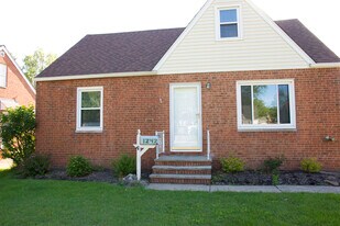 Building Photo - 1242 Genesee Ave