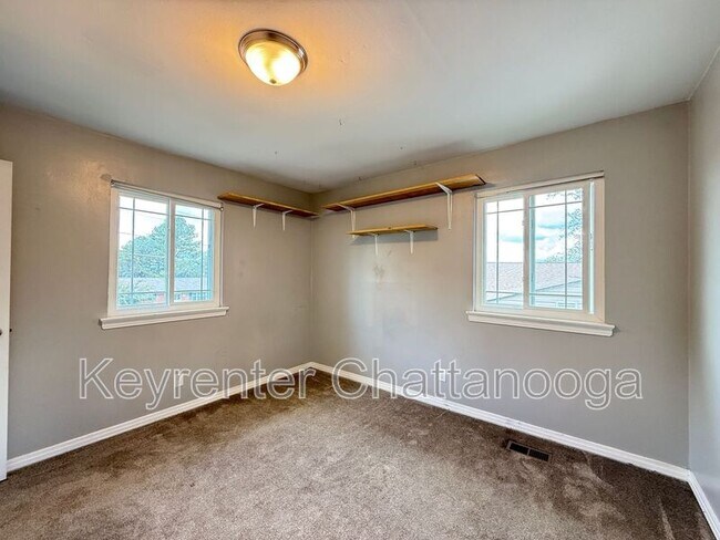 Building Photo - 7813 Holiday Hills Cir