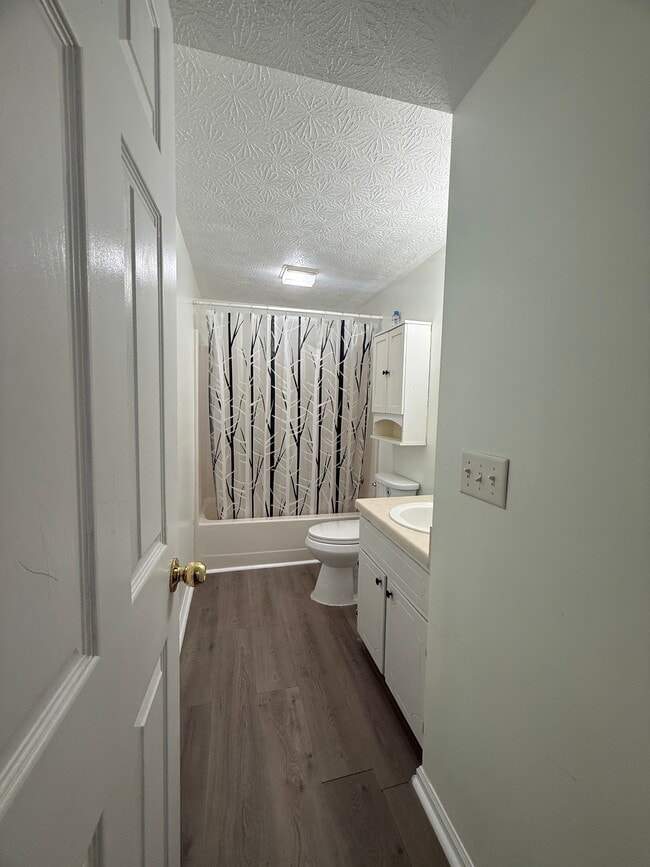 Building Photo - 2 Bedrooms House, Rockingham County
