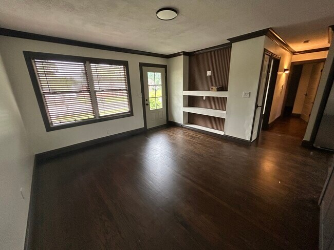 Building Photo - 9610 Britannia Ct