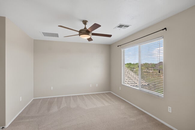 Building Photo - 6028 S Meadow Breeze Dr